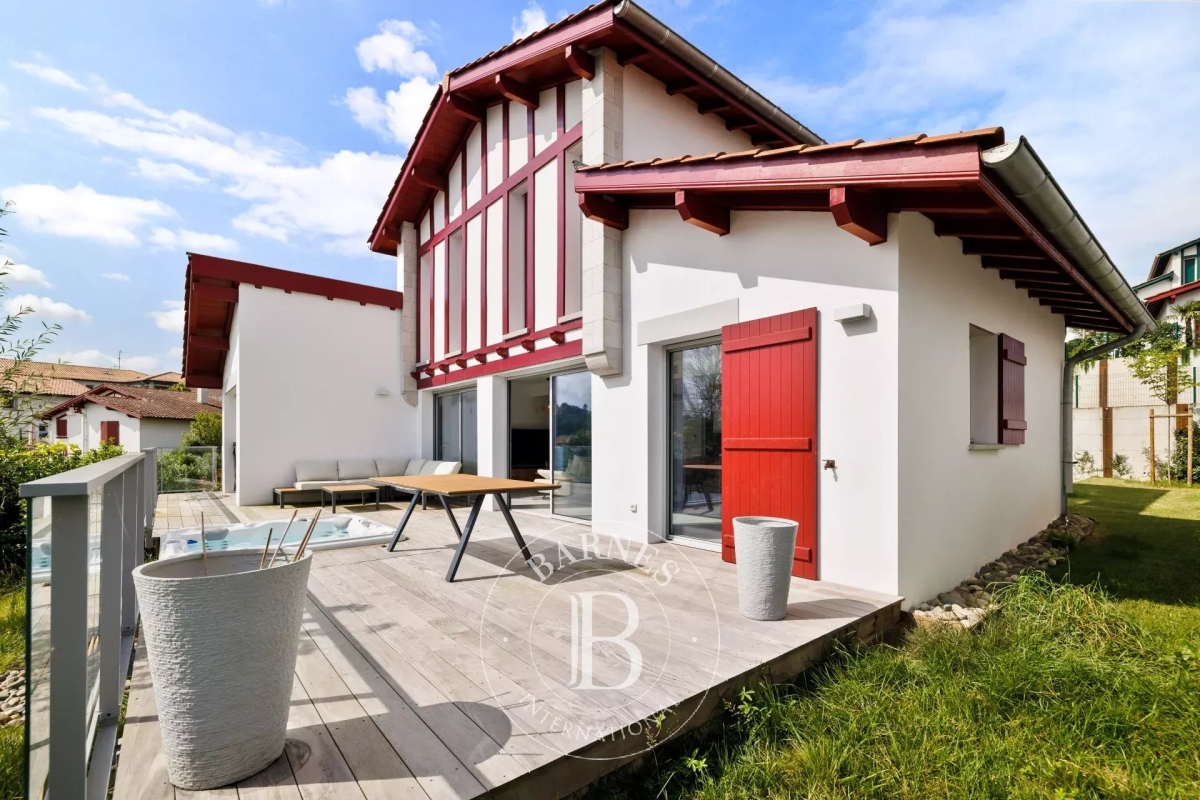 Luxury House for sale in Urrugne, 1 480 000 €, Photo 2