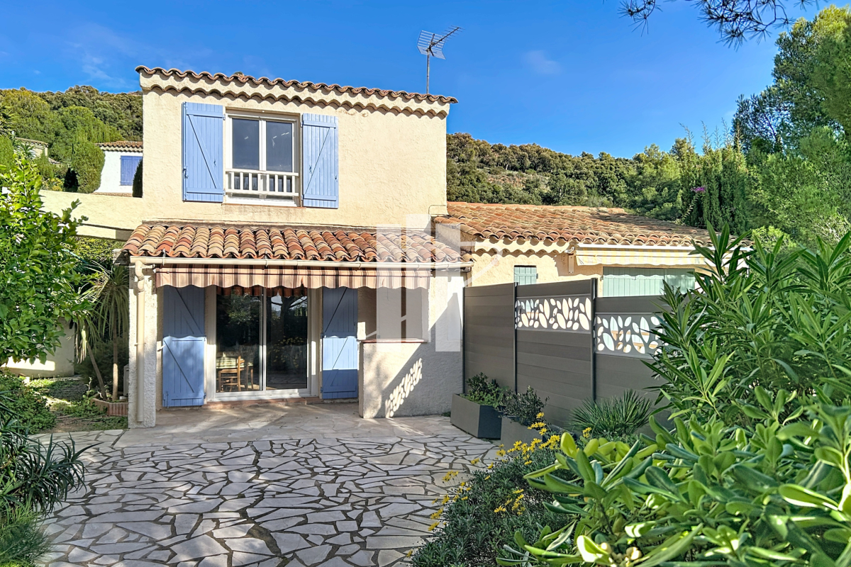 Maison de luxe à vendre à Saint-Raphaël, 440 000 €, Photo 1