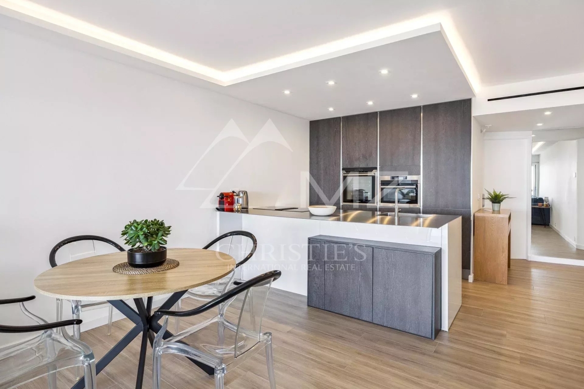 Luxury Apartment for sale in Le Cannet, 750 000 €, Photo 6