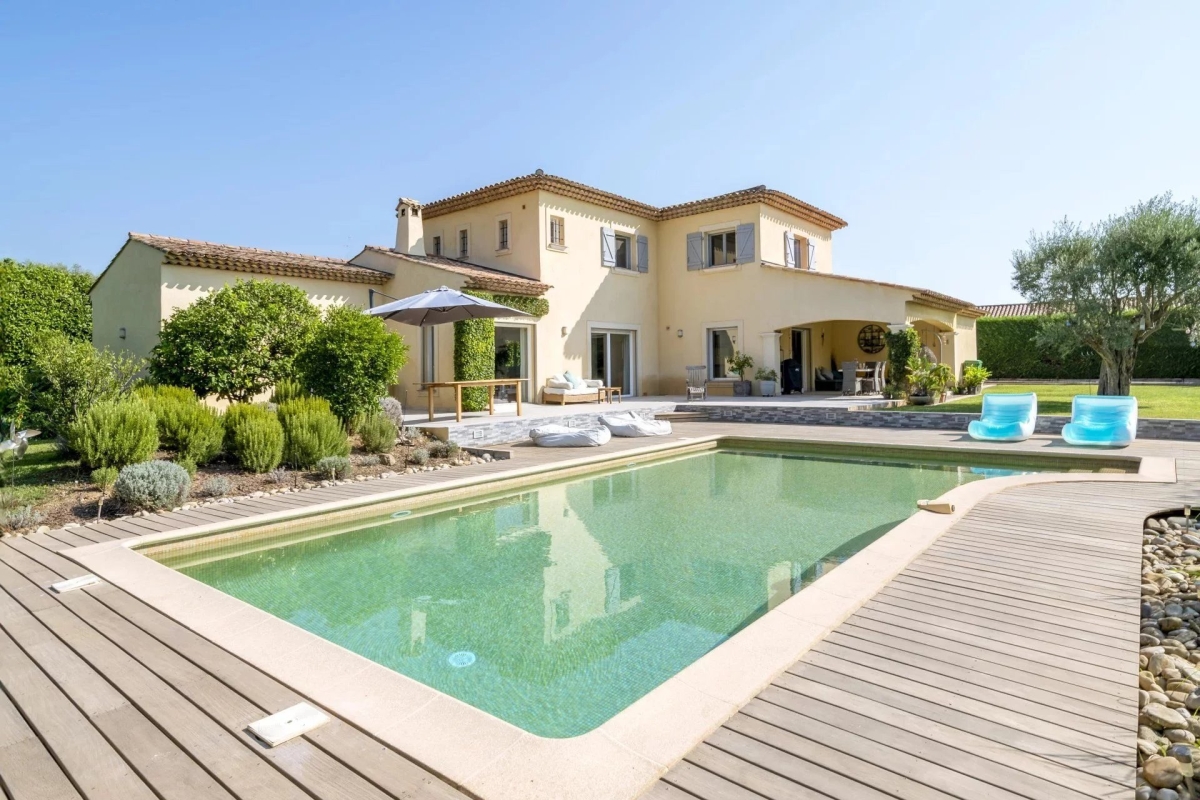 Maison de luxe à vendre à Antibes, 1 890 000 €, Photo 1