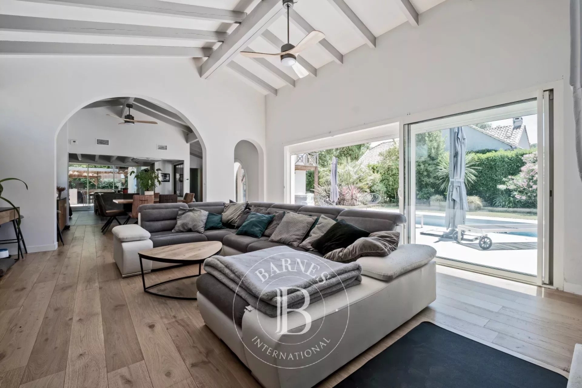 Maison de luxe à vendre à Mérignac, 999 000 €, Photo 1