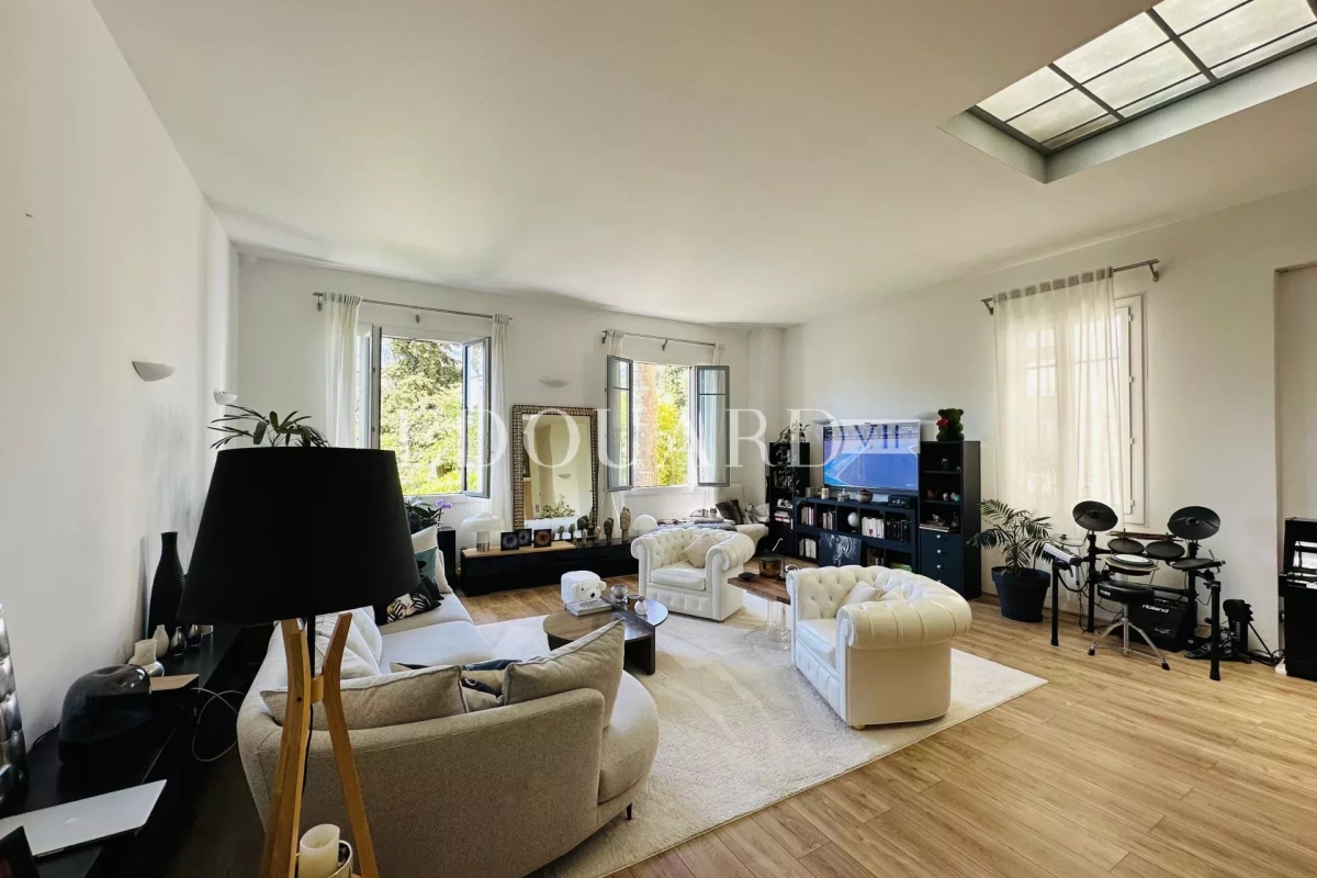 Appartement de luxe à vendre à Menton, 689 000 €, Photo 2