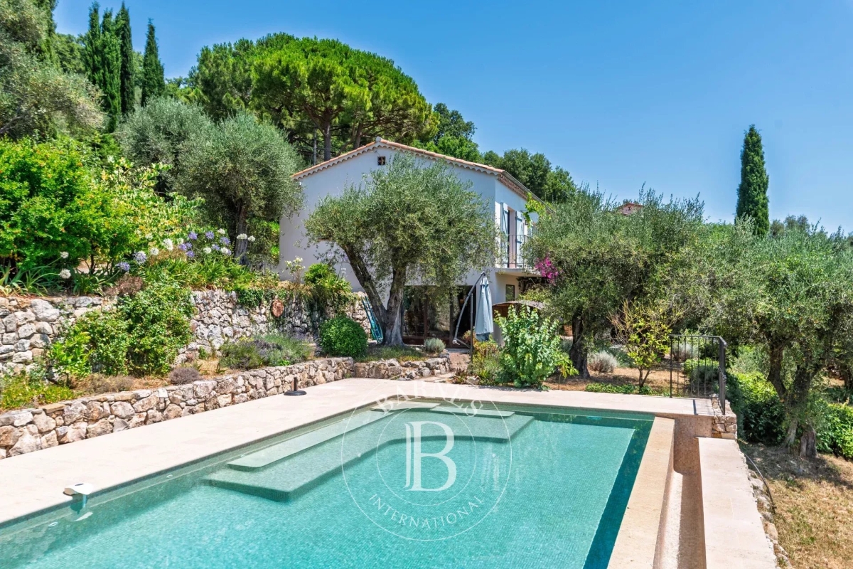 Luxury House for sale in Châteauneuf-Grasse, 1 085 000 €, Photo 2