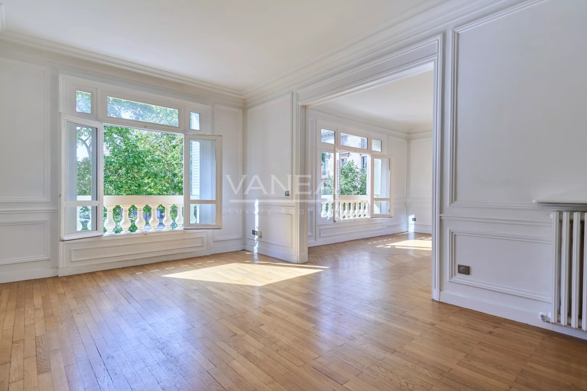 Luxury Apartment for sale in Paris 7ème, 2 680 000 €, Photo 2