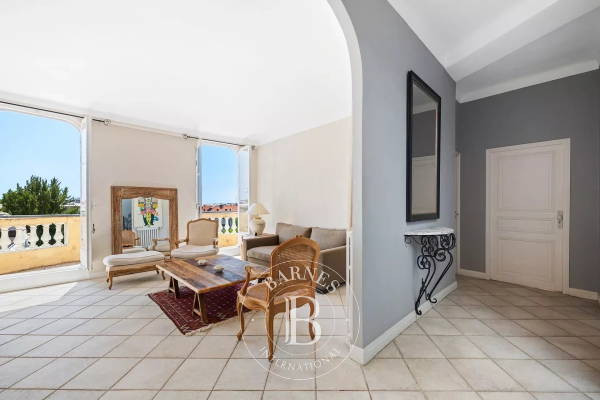 Luxury Apartment for sale in Nice, 930 000 €, Photo 3