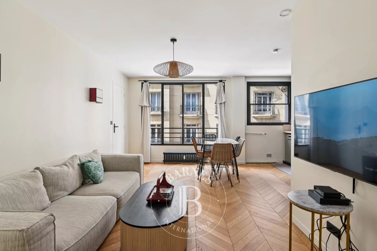 Appartement de luxe à vendre à Paris 7ème, 990 000 €, Photo 3