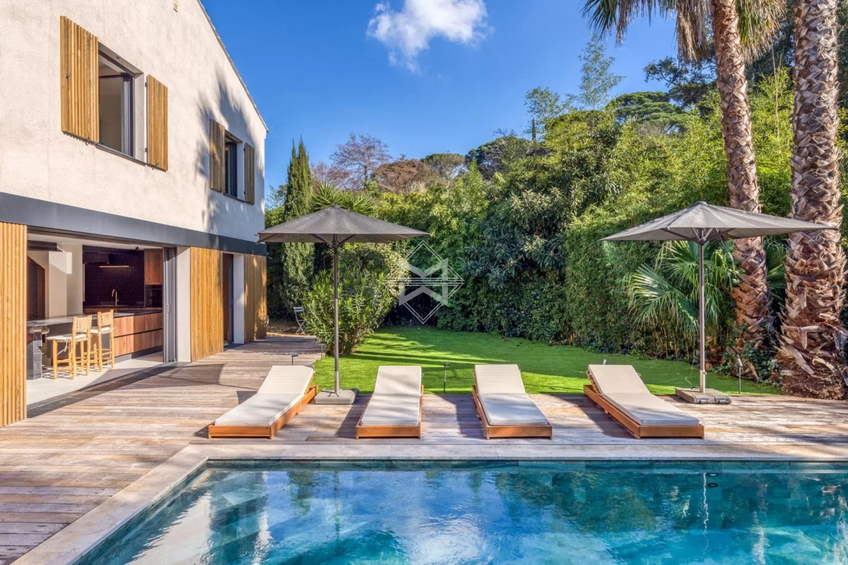 Luxury House for sale in La Croix-Valmer, 2 300 000 €, Photo 1