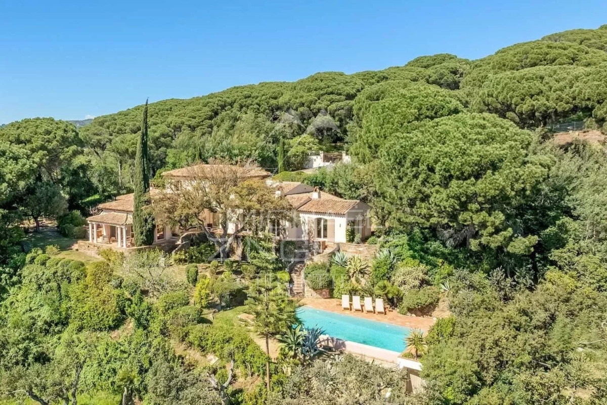 Luxury House for rental in Ramatuelle, 24 200 €, Photo 1
