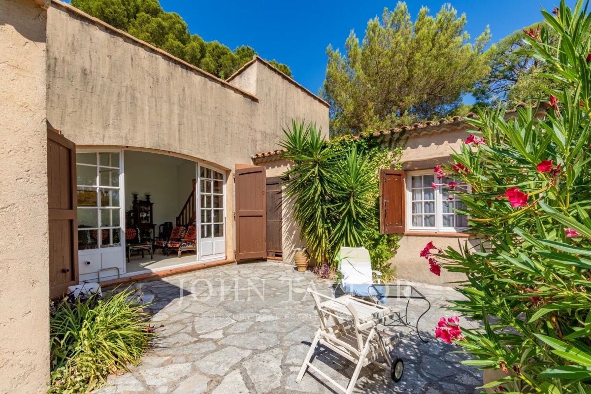 Luxury House for sale in Cap d'Antibes, 1 890 000 €, Photo 1