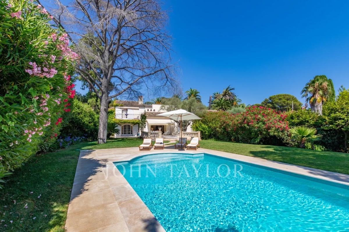Luxury House for sale in Cap d'Antibes, 3 450 000 €, Photo 2