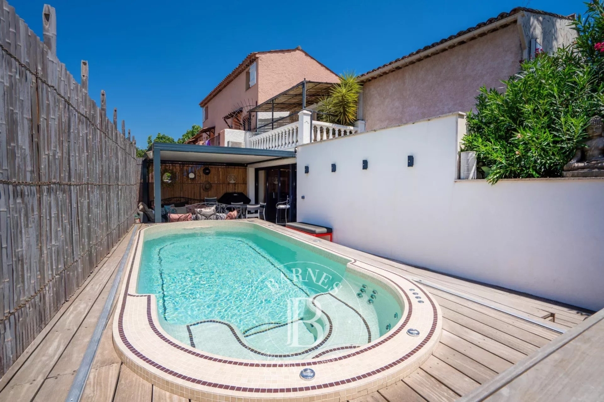 Luxury Apartment for sale in Grimaud, 798 000 €, Photo 2