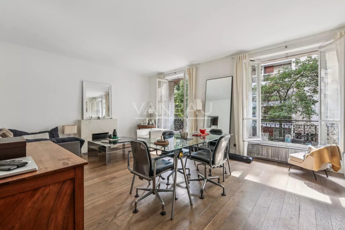 Luxury Apartment for sale in Paris 15ème, 745 000 €, Photo 4