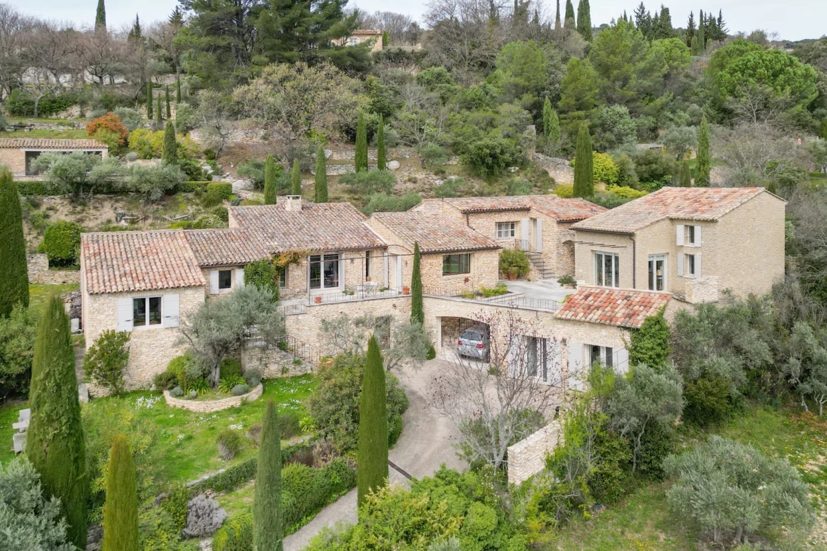 Luxury House for sale in Gordes, 1 650 000 €, Photo 1