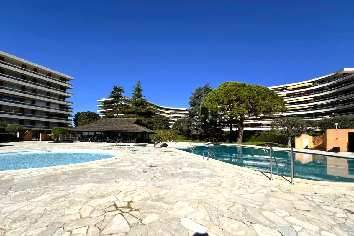 Luxury Apartment for sale in Nice, 580 000 €, Photo 1