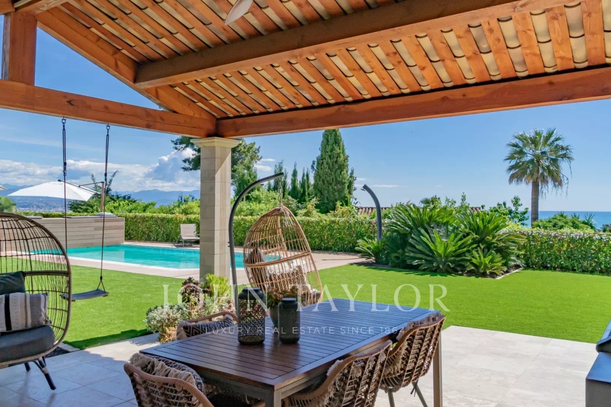 Luxury House for sale in Antibes, 1 980 000 €, Photo 1