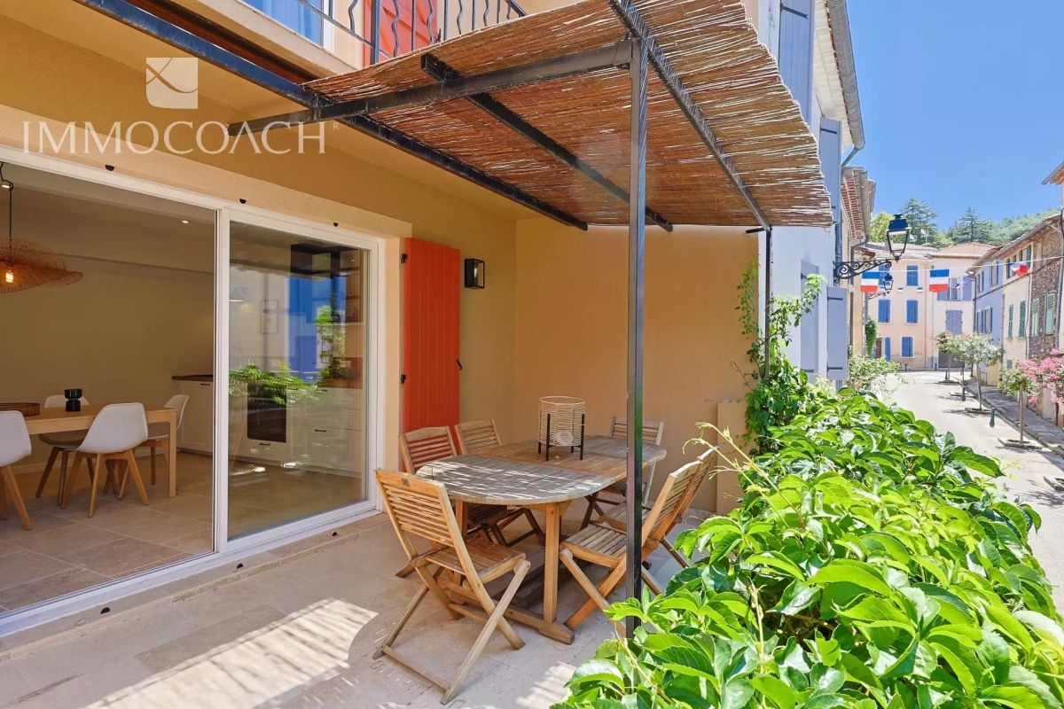 Maison de luxe à vendre à Collobrières, 450 000 €, Photo 1