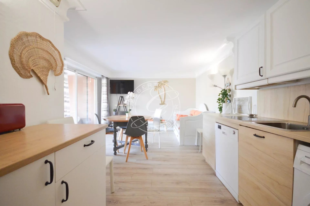 Appartement de luxe à vendre à Sainte-Maxime, 288 000 €, Photo 1