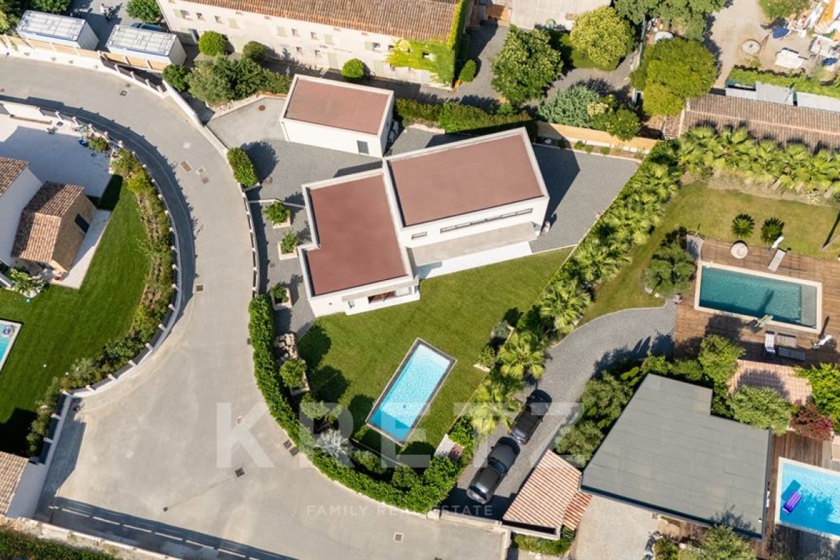 Luxury House for sale in Grimaud, 1 390 000 €, Photo 3