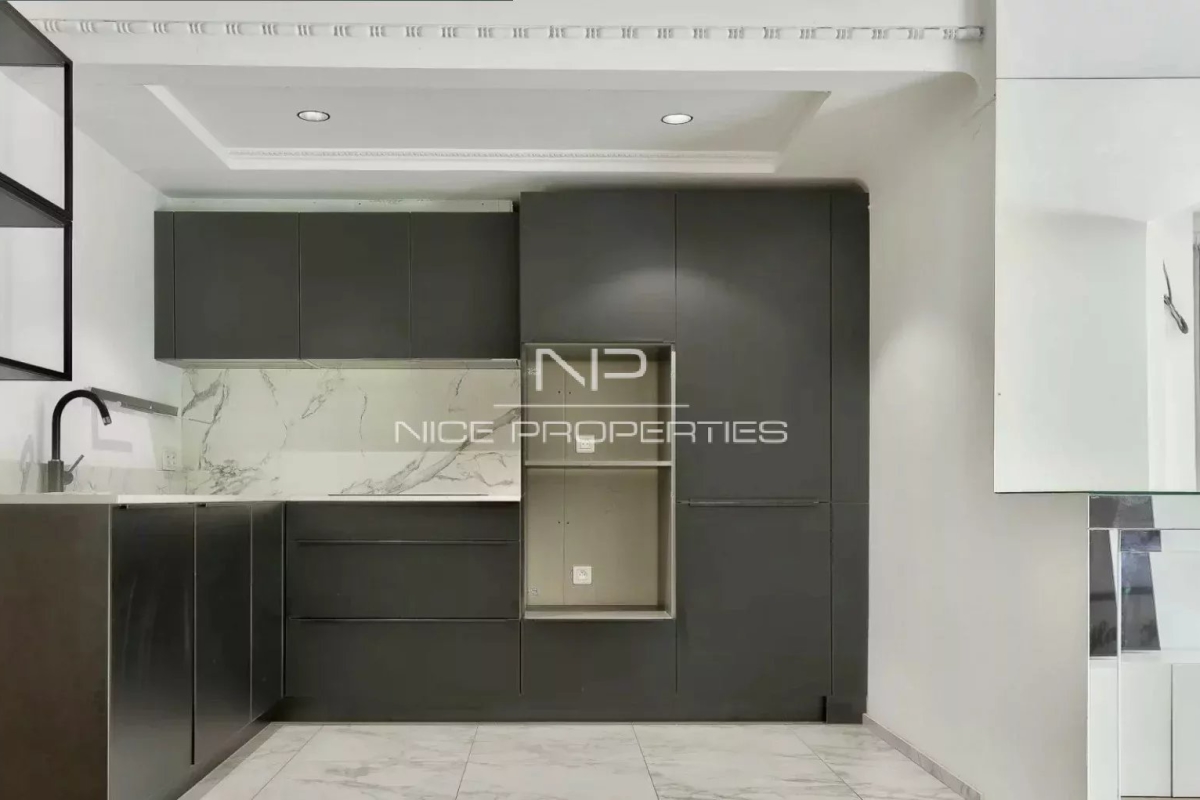 Luxury Apartment for sale in Nice, 795 000 €, Photo 2