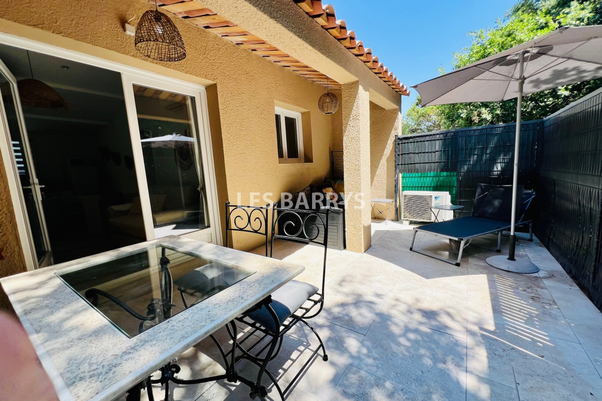 Luxury Apartment for sale in Cogolin, 249 000 €, Photo 2