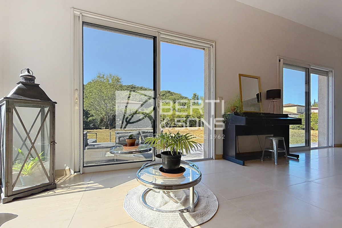 Maison de luxe à vendre à Châteauneuf-Grasse, 700 000 €, Photo 6