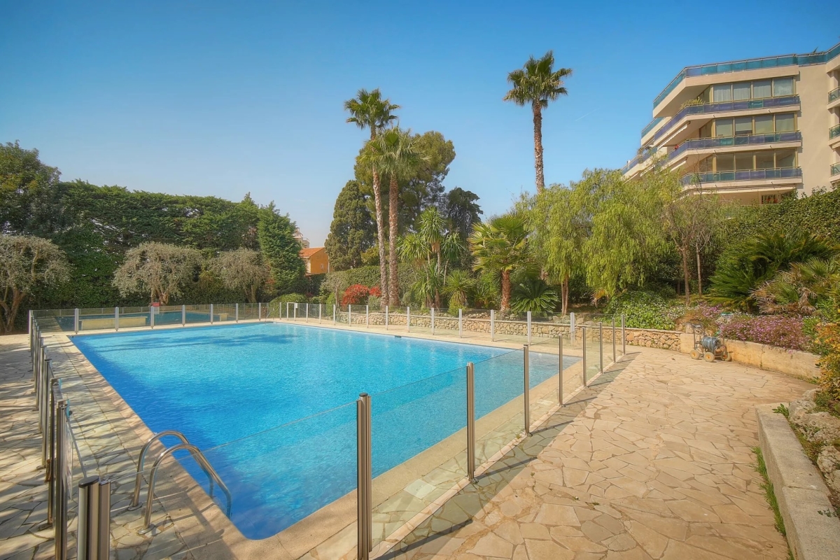 Luxury Apartment for sale in Cannes, 499 000 €, Photo 1