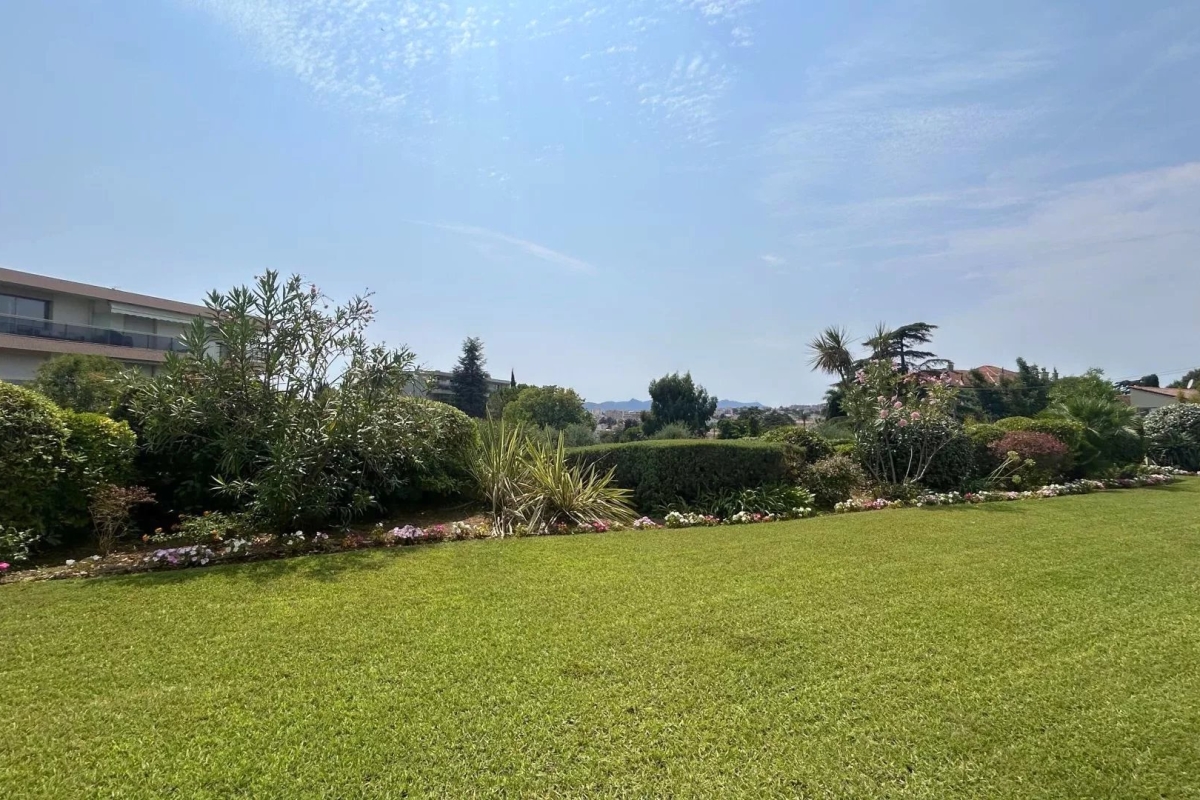 Luxury Apartment for sale in Cannes, 499 000 €, Photo 5