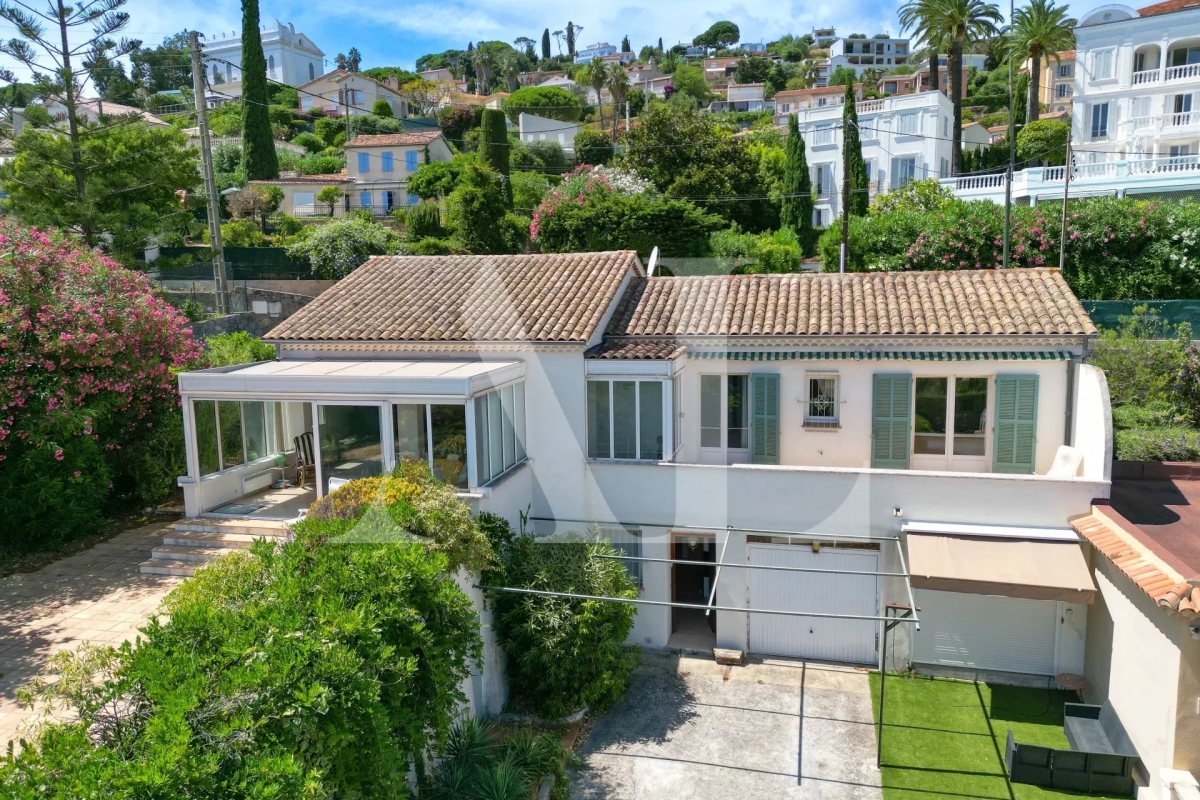 Maison de luxe à vendre à Le Golfe Juan, 850 500 €, Photo 1