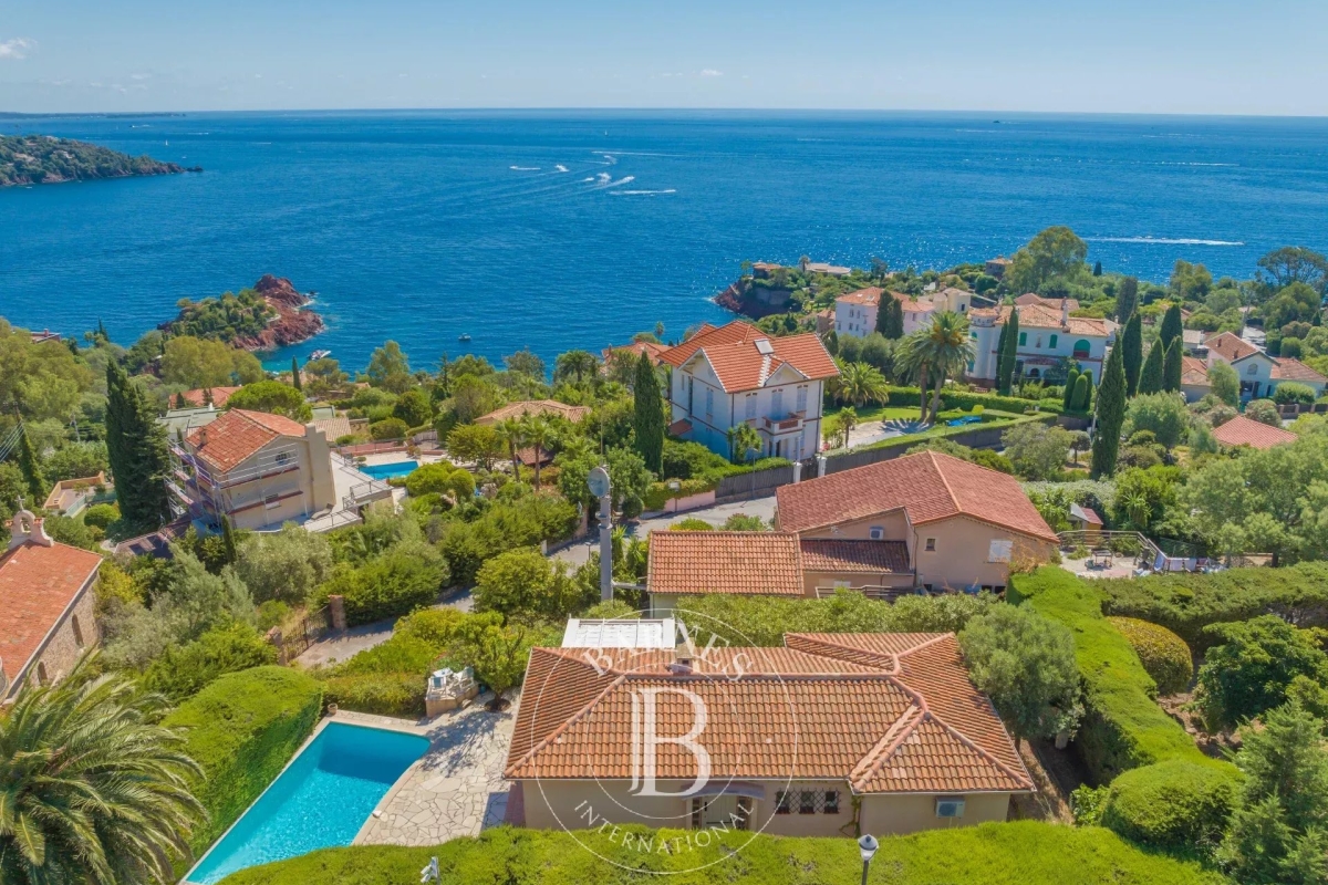 Maison de luxe à vendre à Théoule-sur-Mer, 880 000 €, Photo 2