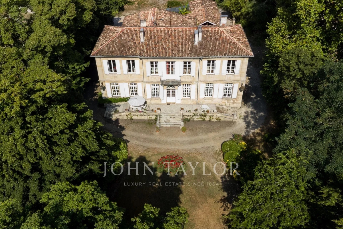 Luxury House for sale in Bordeaux, 1 680 000 €, Photo 1