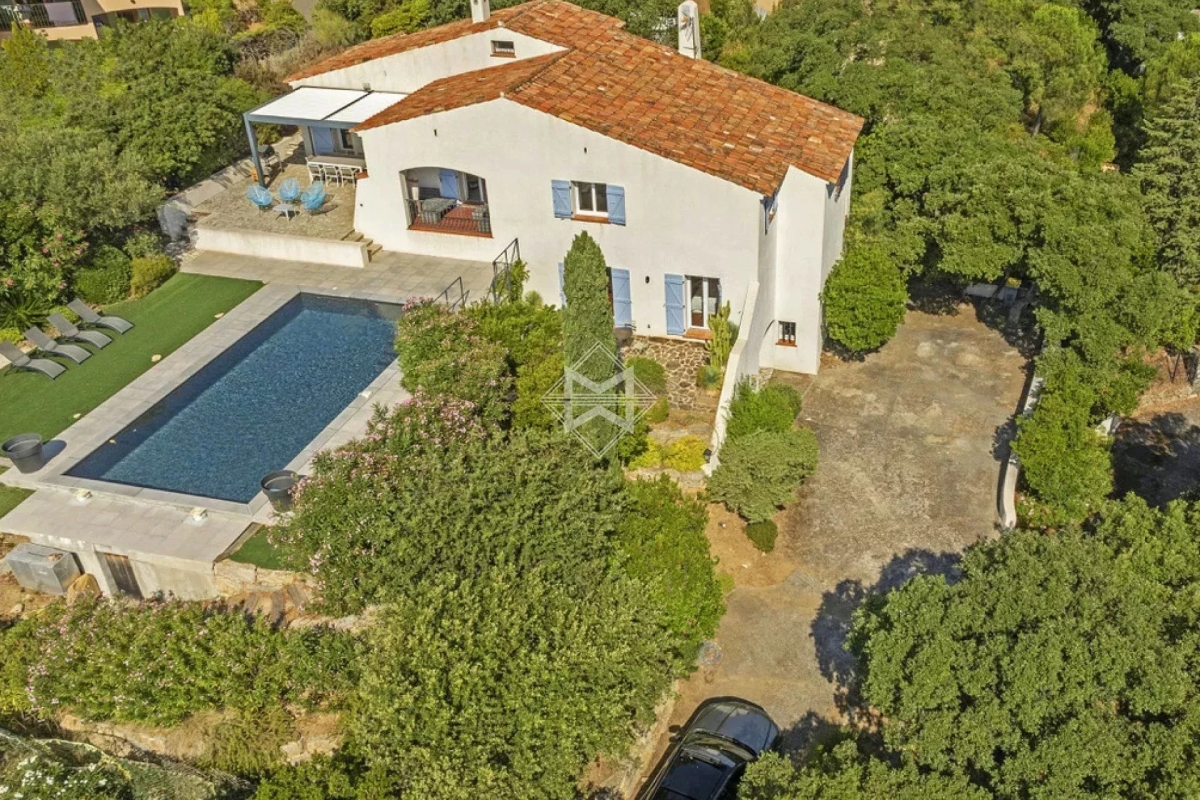 Luxury House for sale in Cavalaire-sur-Mer, 1 690 000 €, Photo 5