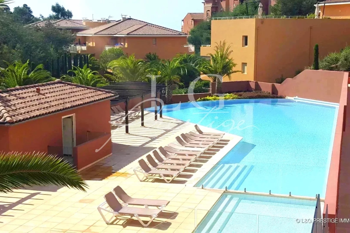Appartement de luxe à vendre à Théoule-sur-Mer, 330 000 €, Photo 1