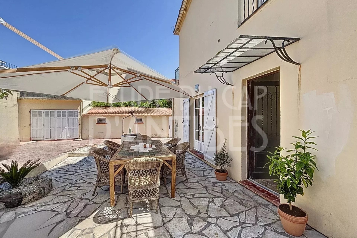 Maison de luxe à vendre à Cap d'Antibes, 1 650 000 €, Photo 3