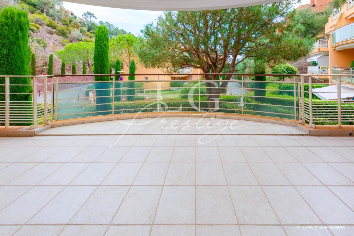 Appartement de luxe à vendre à Théoule-sur-Mer, 330 000 €, Photo 4