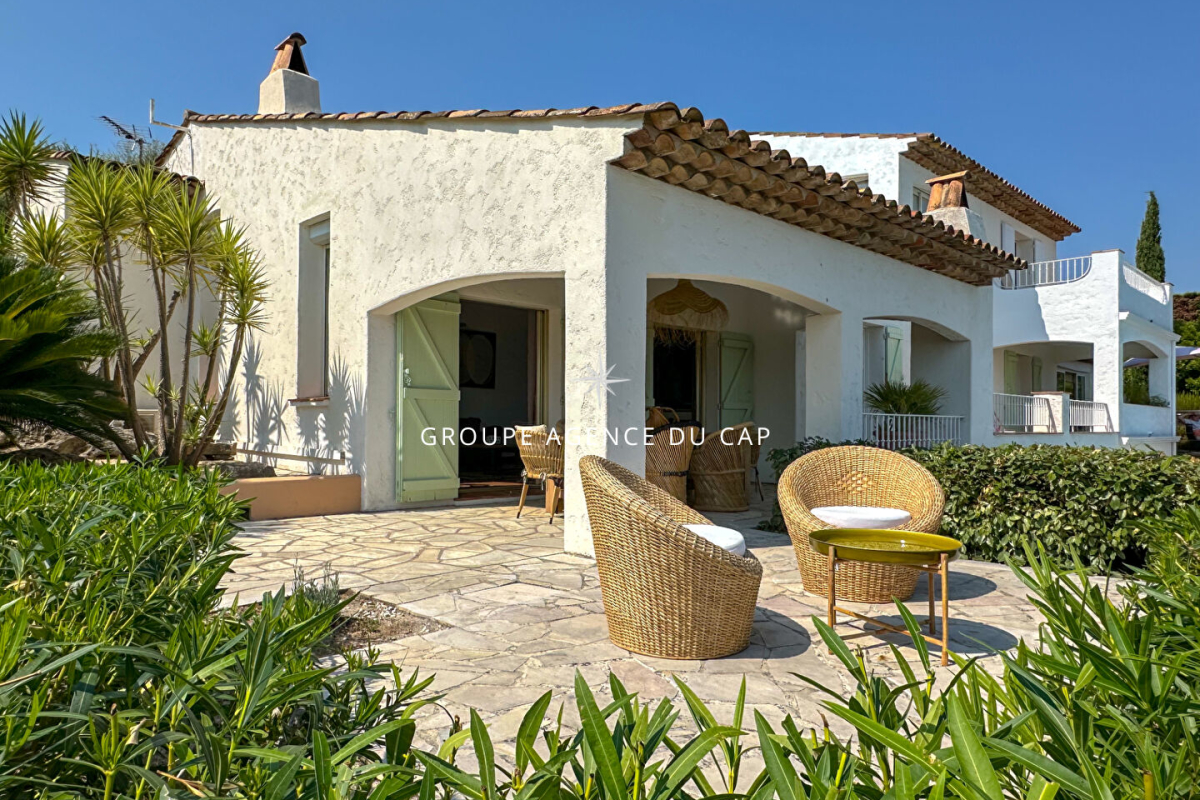 Maison de luxe à vendre à Saint-Aygulf, 1 349 000 €, Photo 1