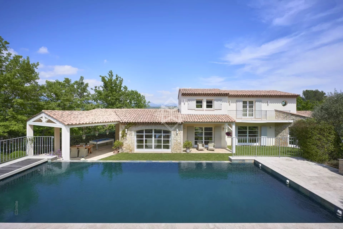 Luxury House for sale in Tourrettes, 2 700 000 €, Photo 1