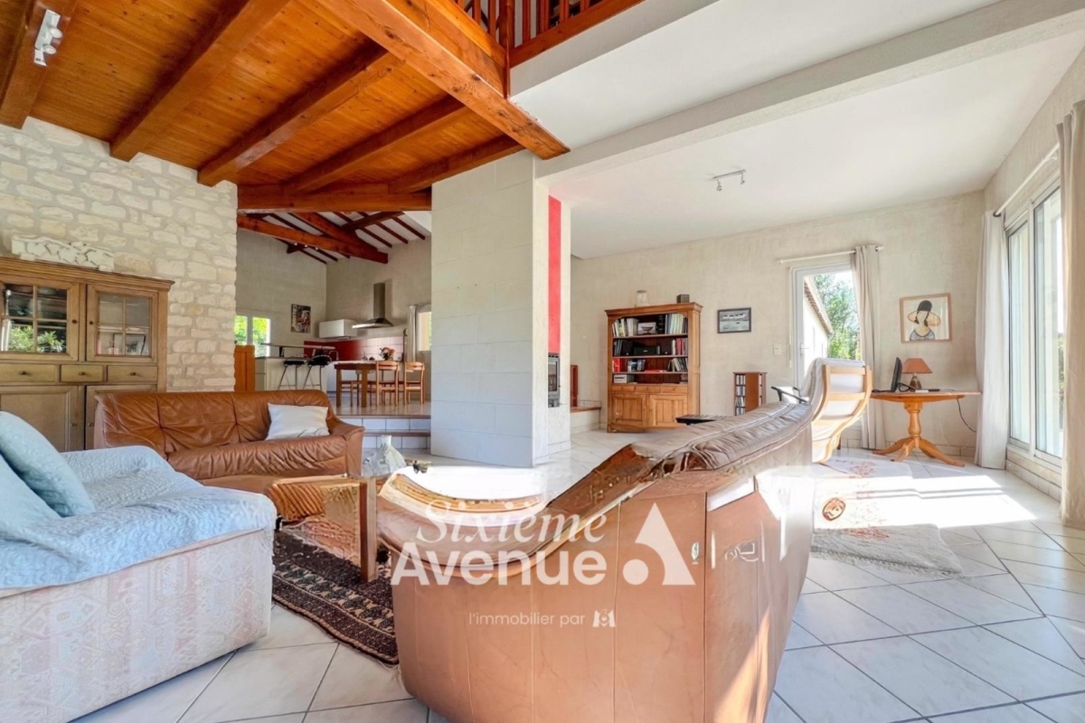 Maison de luxe à vendre à Saintes, 429 000 €, Photo 1