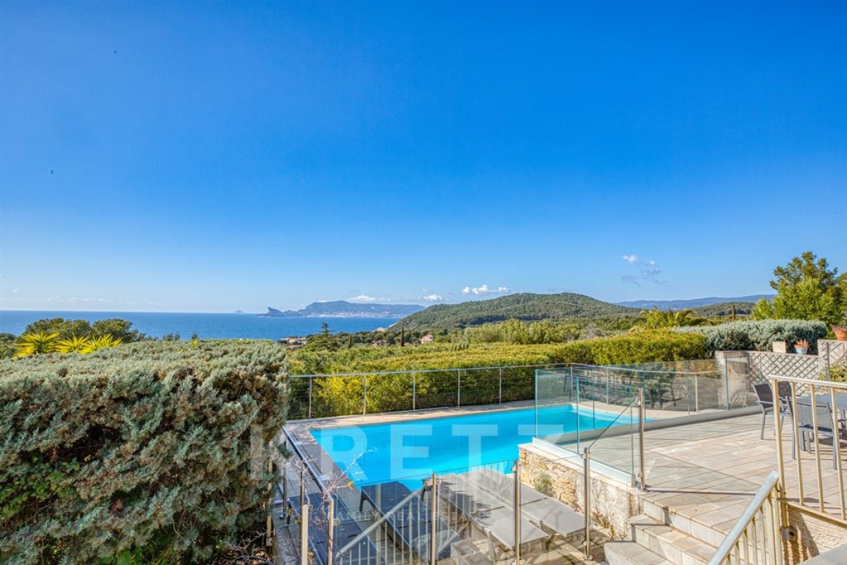 Maison de luxe à vendre à Saint-Cyr-sur-Mer, 2 000 000 €, Photo 1