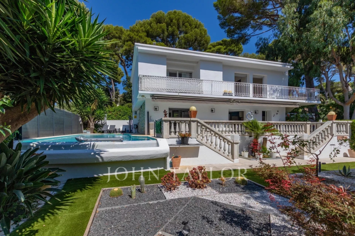 Luxury House for sale in Cap d'Antibes, 2 300 000 €, Photo 1