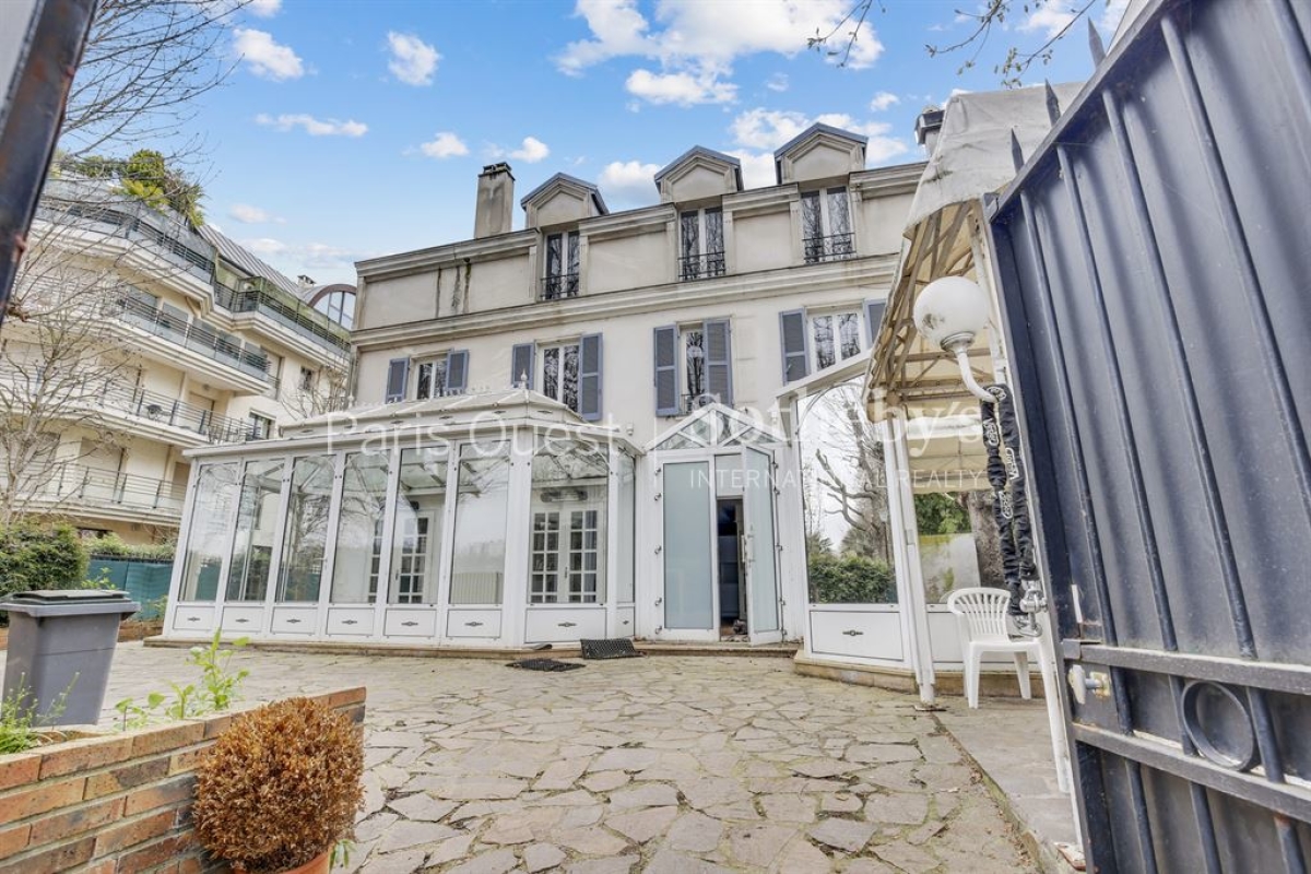 Maison de luxe à vendre à Neuilly-sur-Seine, 4 500 000 €, Photo 1