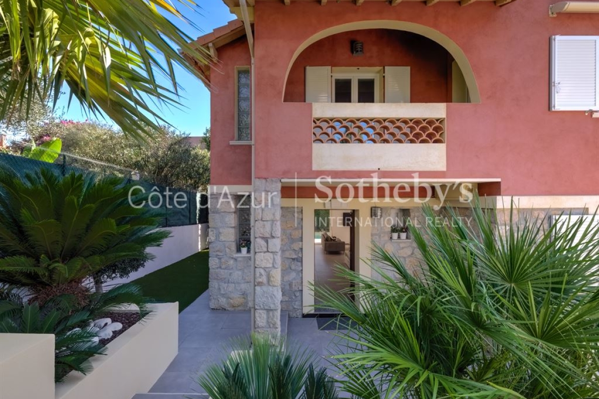 Maison de luxe à vendre à Antibes, 1 590 000 €, Photo 2