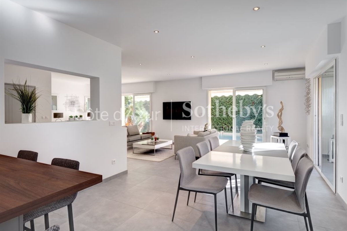 Maison de luxe à vendre à Antibes, 1 590 000 €, Photo 4
