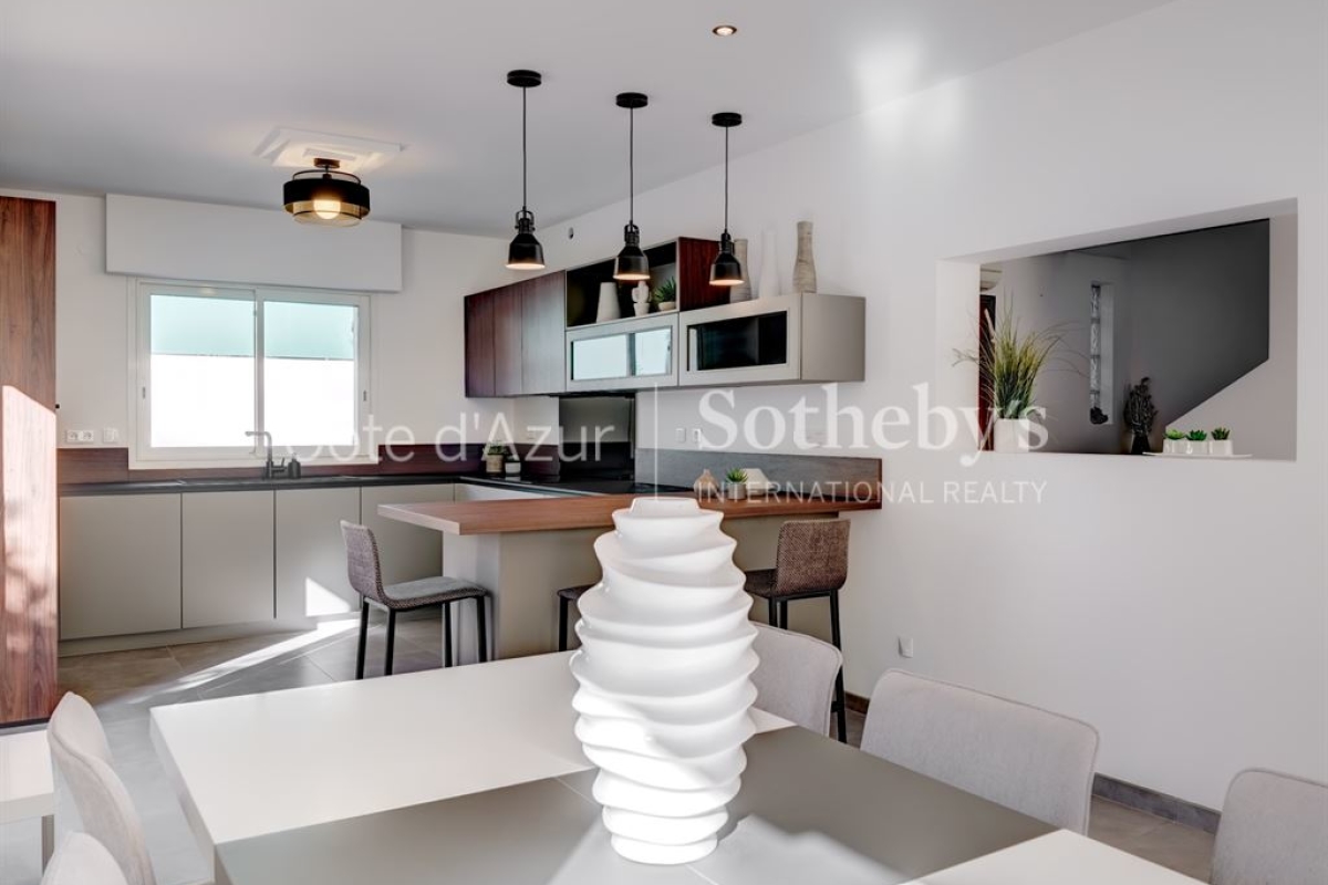 Maison de luxe à vendre à Antibes, 1 590 000 €, Photo 5