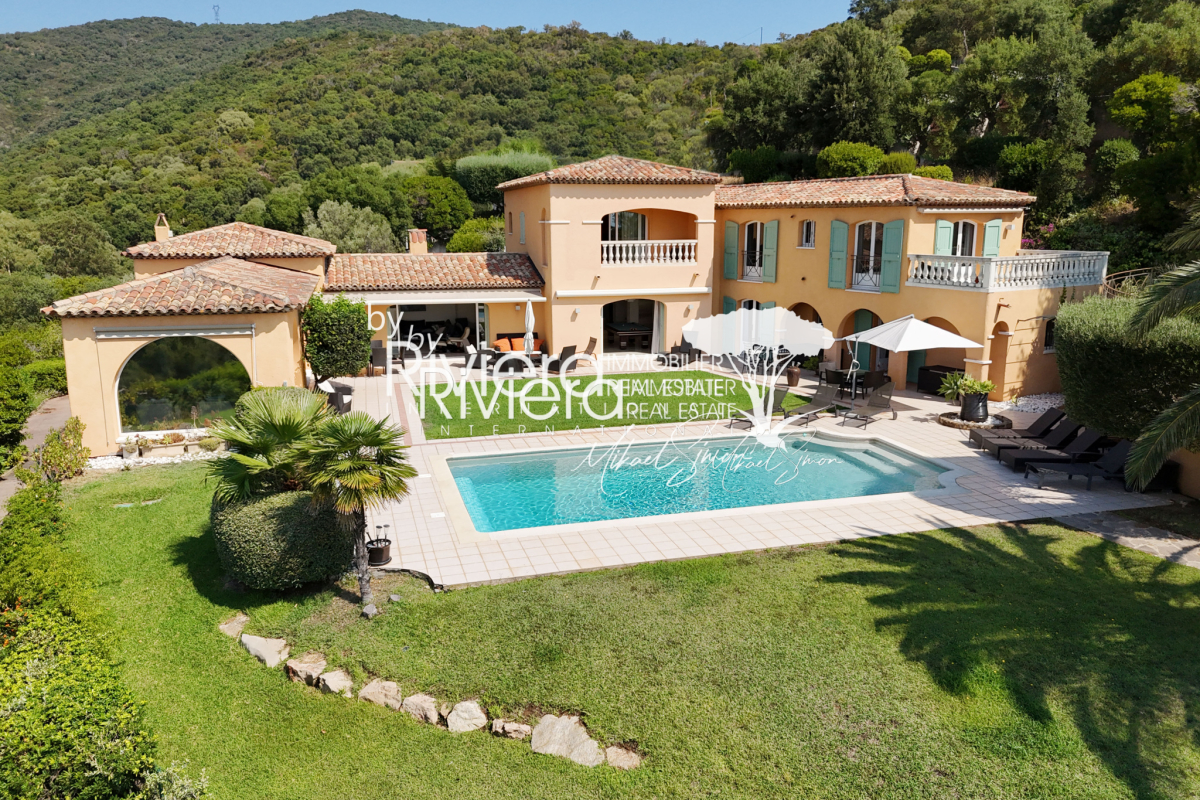 Luxury House for sale in Cavalaire-sur-Mer, 3 850 000 €, Photo 1