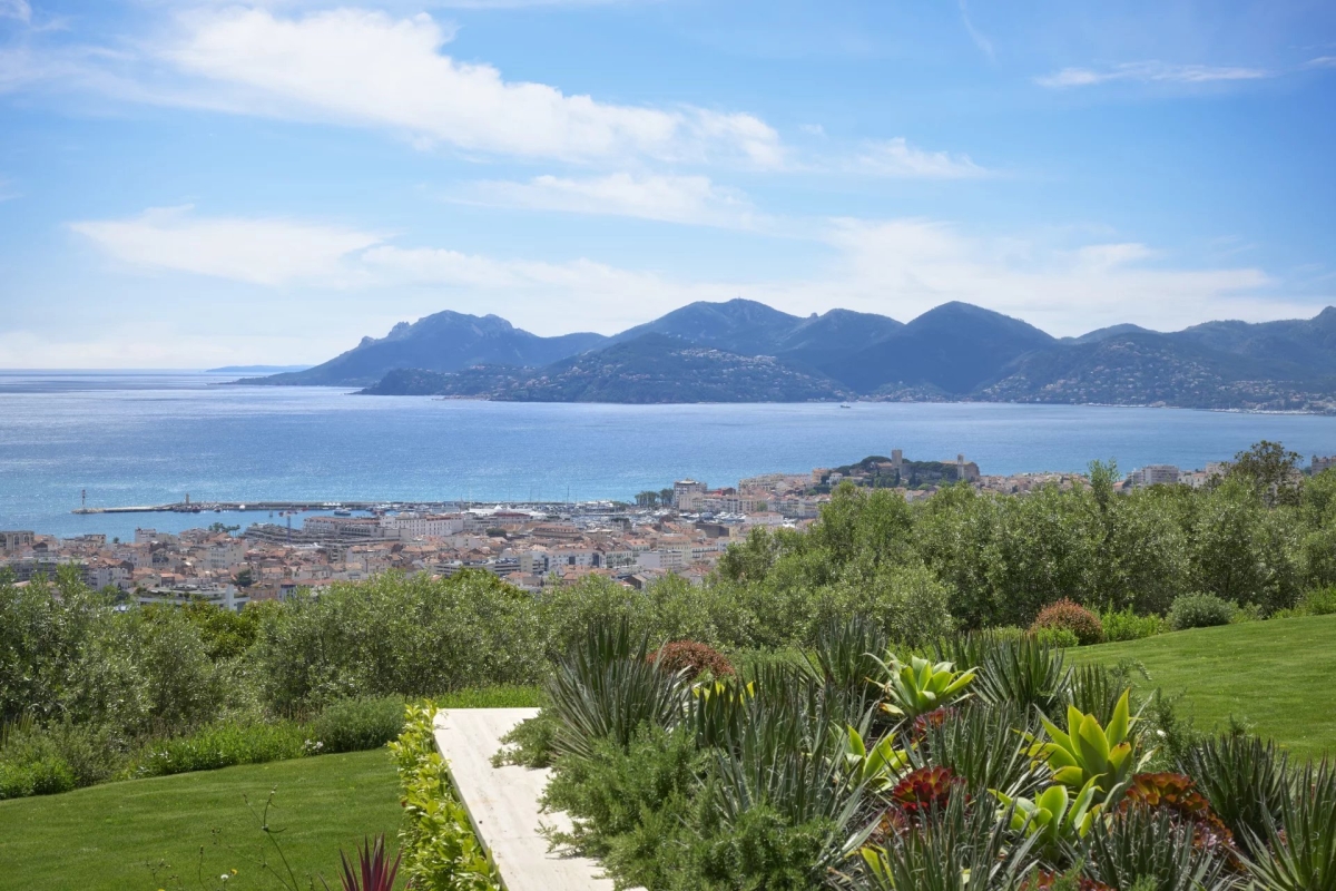 Luxury House for sale in Cannes, 48 500 000 €, Photo 2