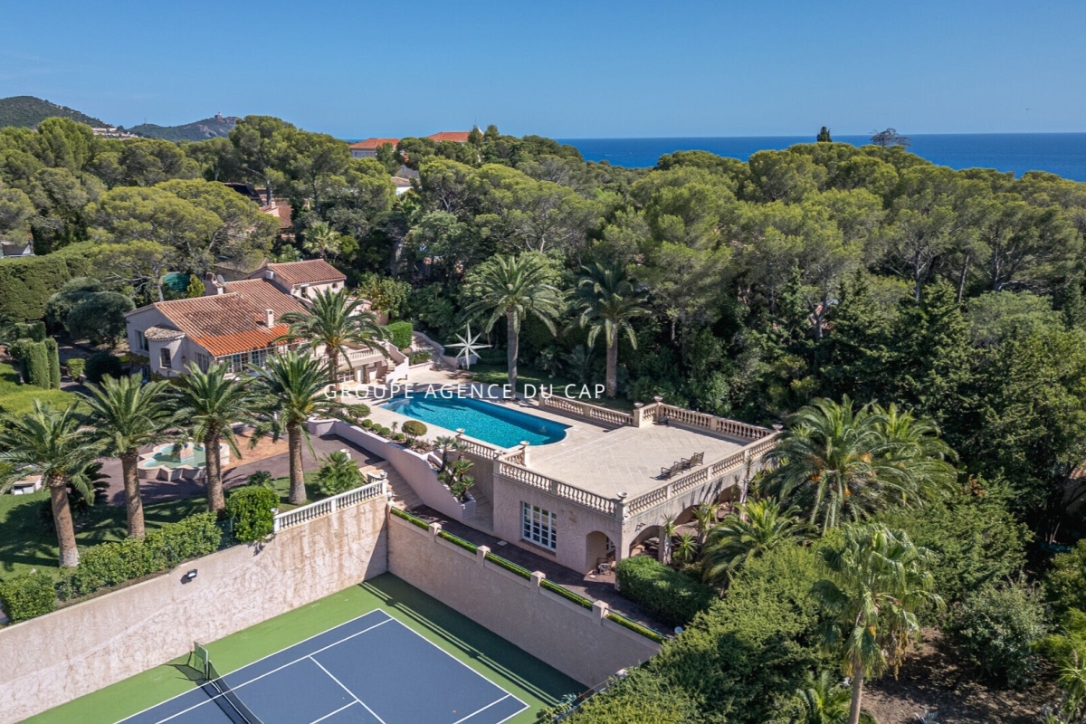 Luxury House for sale in Saint-Raphaël, 1 995 000 €, Photo 1