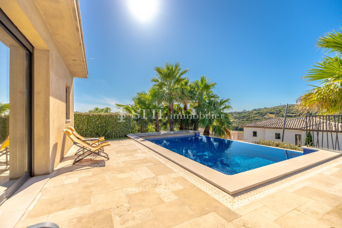 Maison de luxe à vendre à Sainte-Maxime, 1 450 000 €, Photo 1
