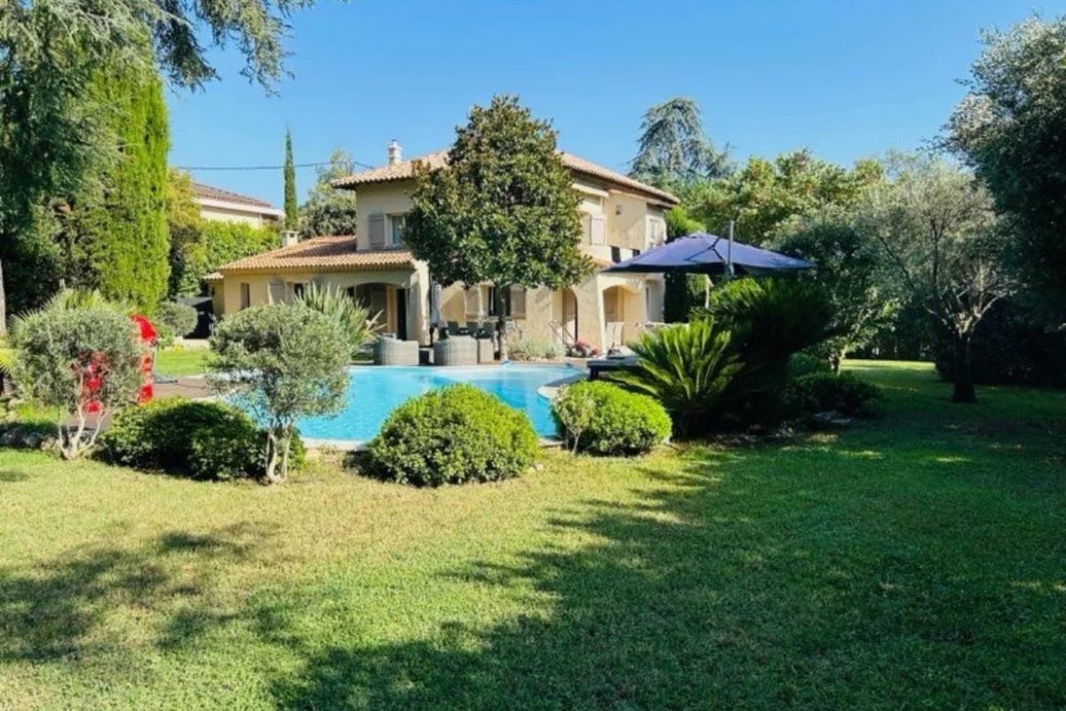 Luxury House for sale in Mougins, 945 000 €, Photo 1