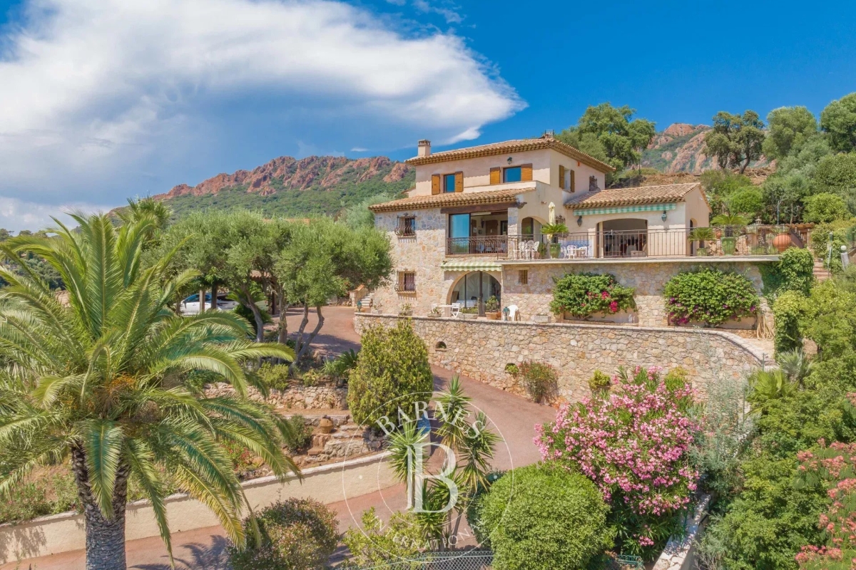 Maison de luxe à vendre à Saint-Raphaël, 1 950 000 €, Photo 2