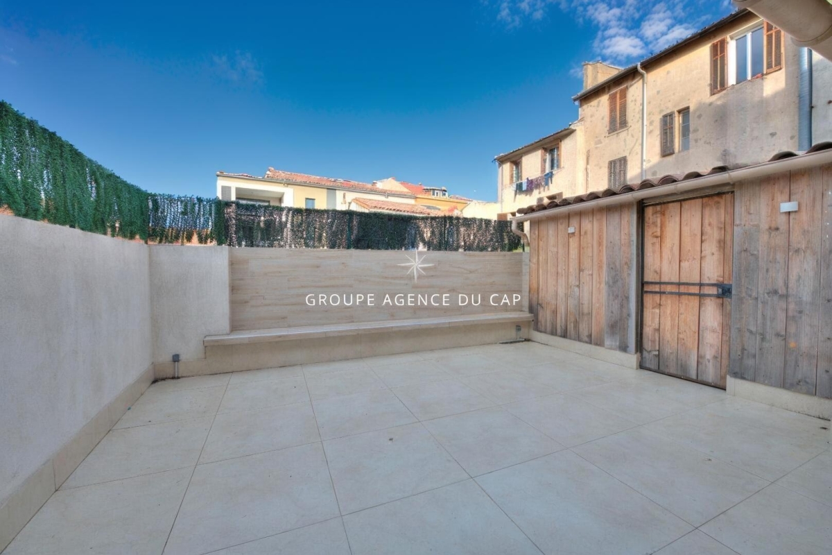 Luxury Apartment for sale in Saint-Raphaël, 775 000 €, Photo 5